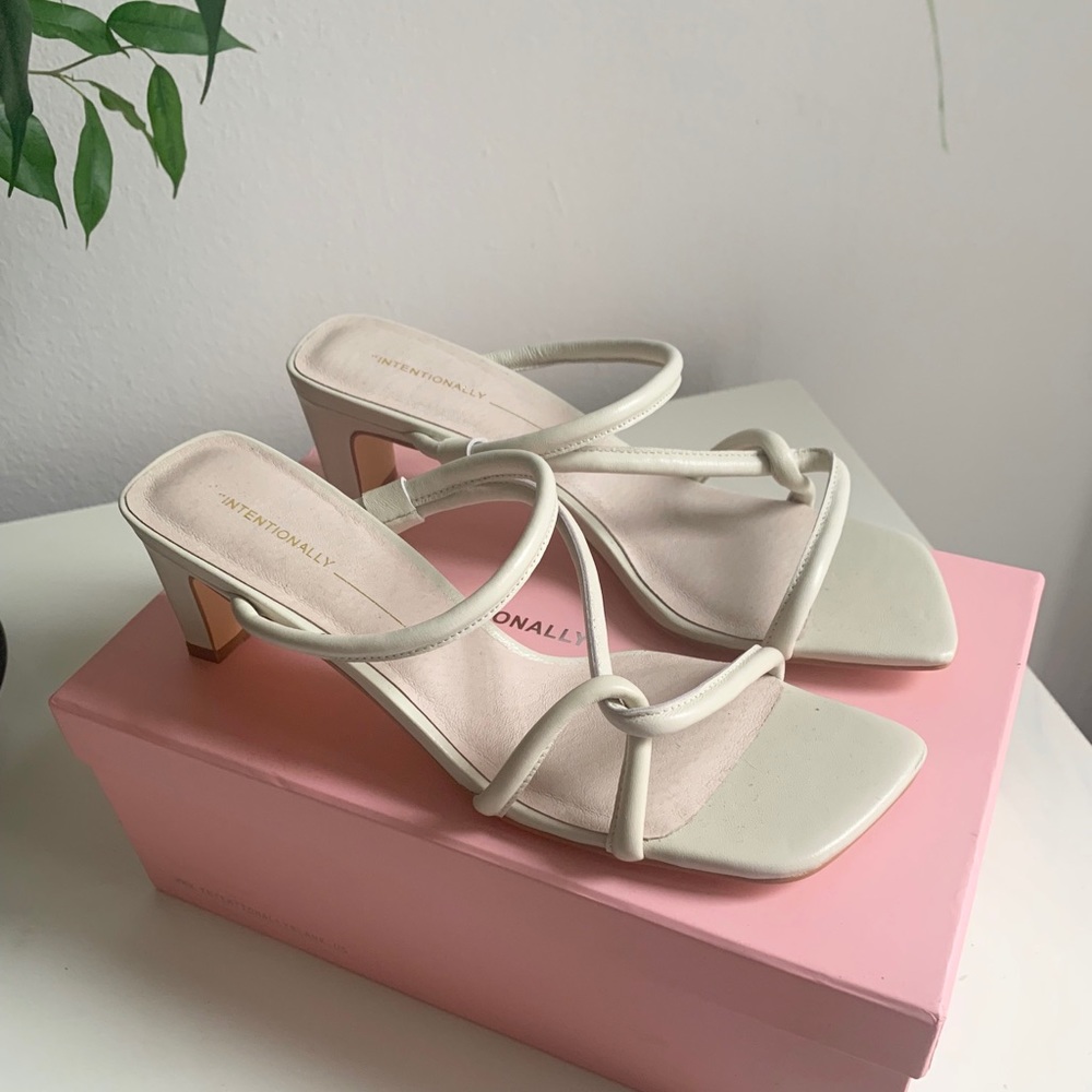 WILLOW Shoe by Intentionally Blank